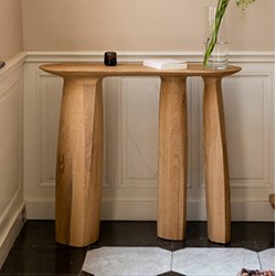 Table pour café, restaurant ZAS, piètement colonne centrale peint